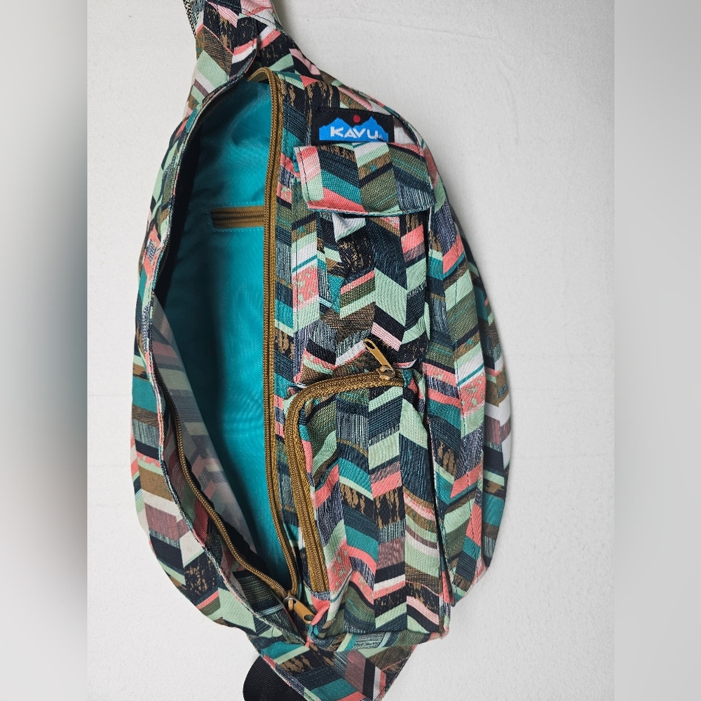 KAVU Rope Sling Bag Chevron Geometric Pattern Outdoor Backpack - Picture 5 of 9